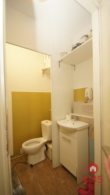 Business premises for rent