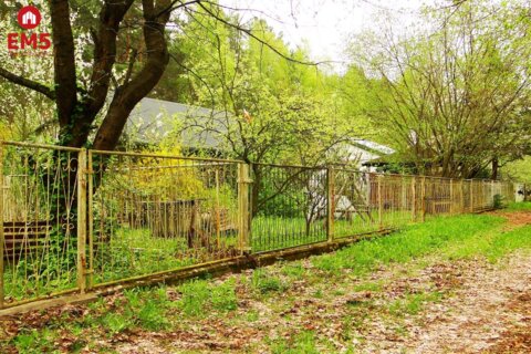 Działka rekreacyjno-budowlana 0,8 ha, pod miastem