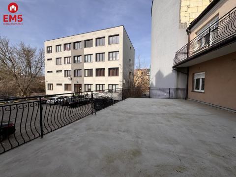 Business premises for rent