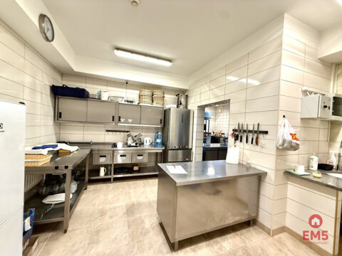 Business premises for rent