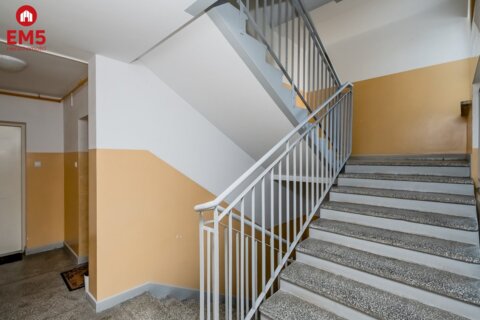 Ładne 2 pokoje z miejscem garażowym