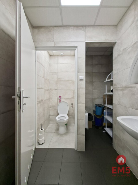 Business premises for rent