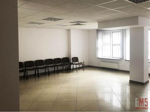 Business premises for rent