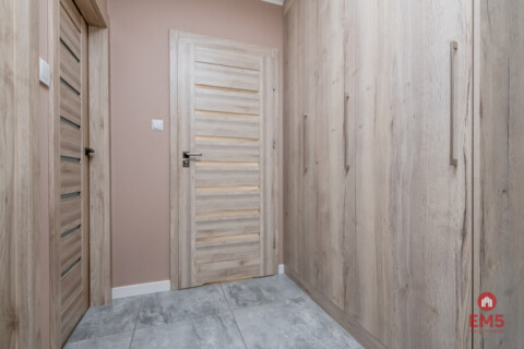 3 pokojowe  dwustronne mieszkanie z garażem