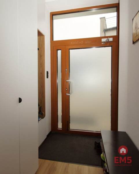 Business premises for rent