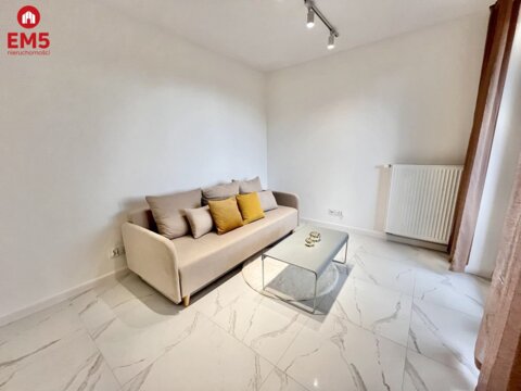 Trzy pokoje, do wejscia, Centrum