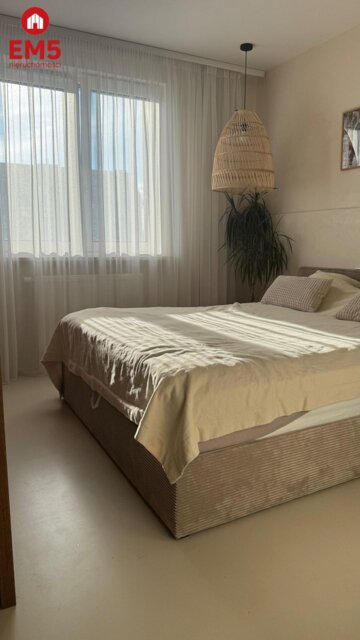 Trzy pokoje, premium,  2023rok