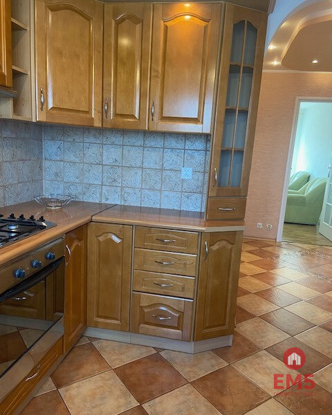 Zadbane 2-pokojowe mieszkanie obok basenu !!!