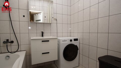 Przestronne mieszkanie w zielonej okolicy.