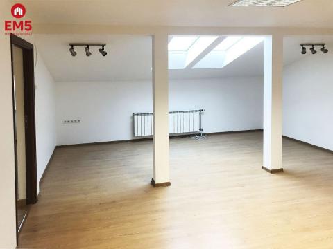 Lokal biurowy 90-150 m2 przy ruchliwej ulicy