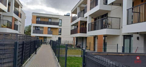 Apartament z antresolą i tarasem na dachu .