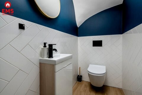 3 pokoje z garderobą na wynajem