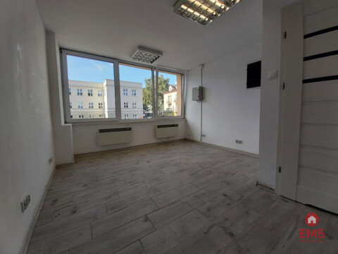 Lokal gastronomiczny w imprezowej części miasta.