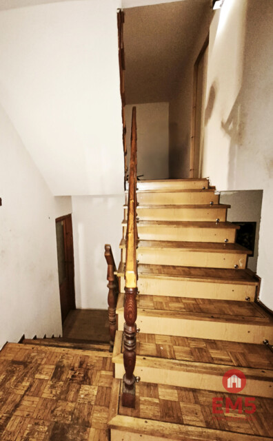 Dom z zabudowie szeregowej, do remontu