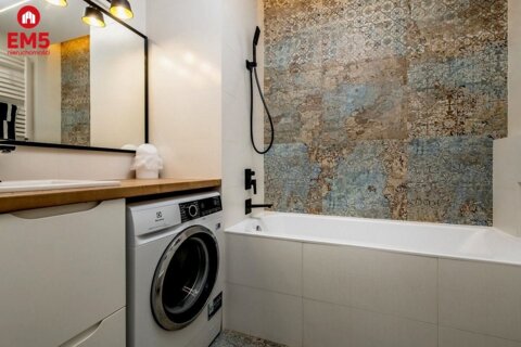 3 pokoje z garderobą na wynajem