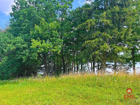 Działka budowlana z dostępem do jeziora.