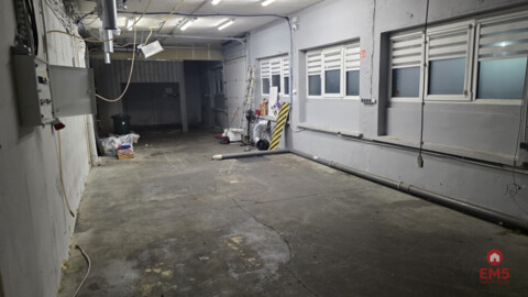 Magazyn 100m2 i biuro 25m2.