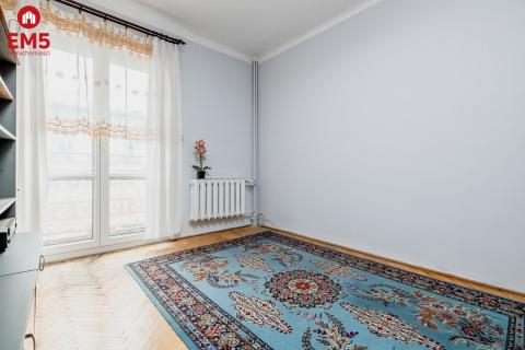 2 - pokojowe mieszkanie w samym sercu miasta.