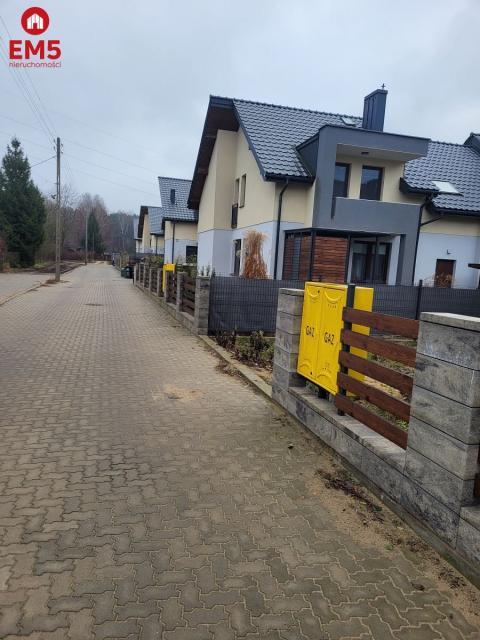 Nowoczesne domy szeregowe na sprzedaż - komfort, f
