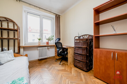 Centrum miasta - 2 pokoje, I piętro.