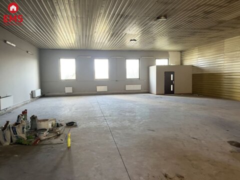 Hala 300 m2 + 220m2