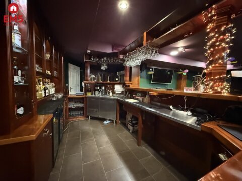 Business premises for rent