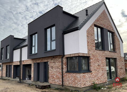 Bliźniak 10 minut od miasta.