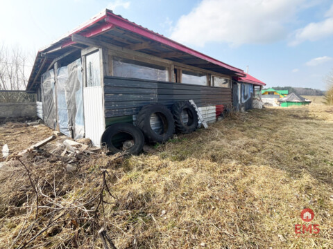 Dom,  hala, działka. Nieruchomość do wykończenia.