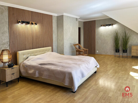 Dom z ogrodem Porosły