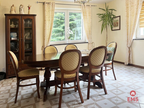 Dom z ogrodem Porosły