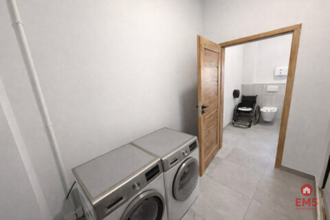 Business premises for rent