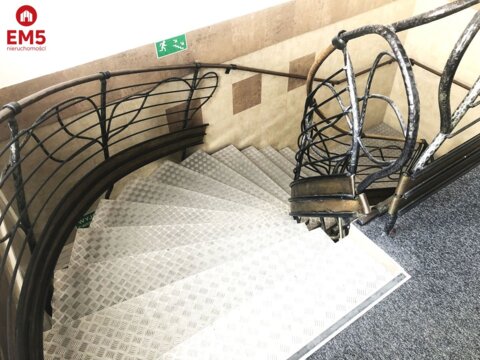 Business premises for rent