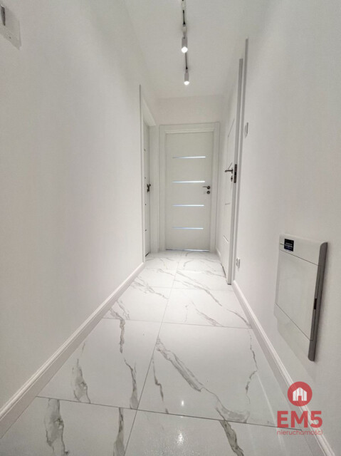 Trzy pokoje, do wejscia, Centrum