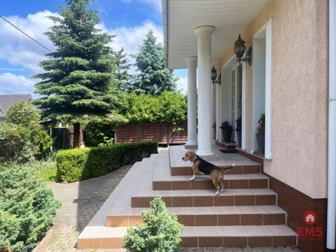 Dom z ogrodem Porosły