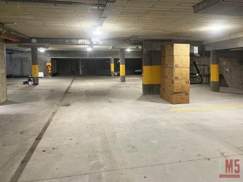 200-400m2 parking, magazyn