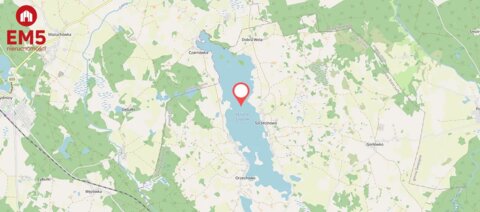 Działka nad jeziorem Szóstak.