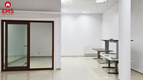 Lokal użytkowy 82 m2, parter