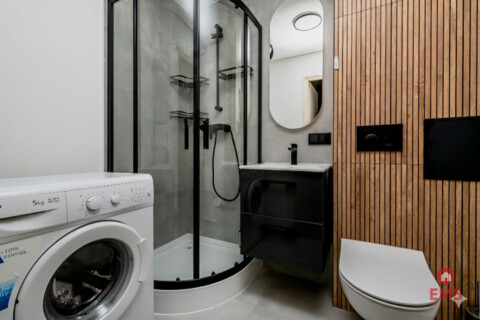 Centrum miasta - 2 pokoje, I piętro.