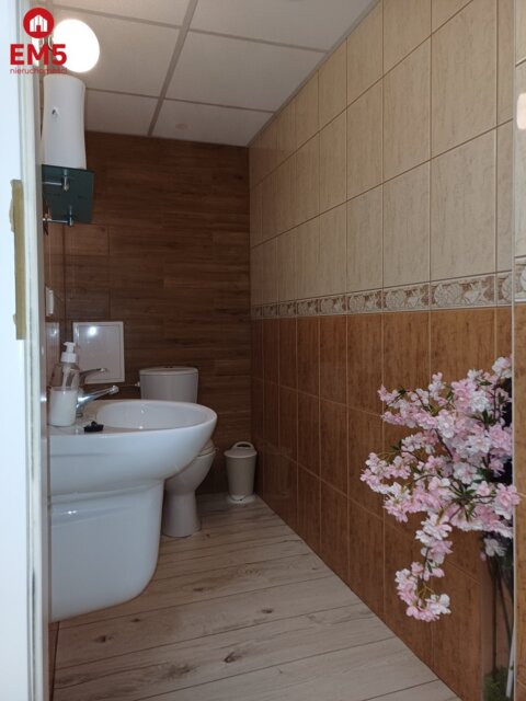 Atrakcyjny lokal w centrum, studio w prestiżowej l