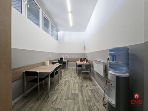 Business premises for rent