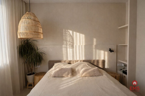 Trzy pokoje, do wejścia, nowy blok.