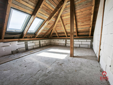 Dom 190 m² w stanie surowym – duża działka 5000 m²