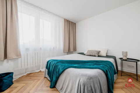 Dwa pokoje, balkon, wysoki standard