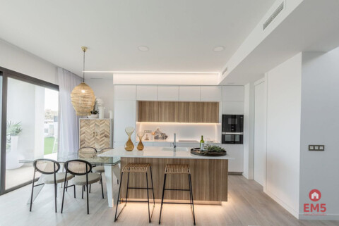 Dom blisko morza z Domkiem dla Gości