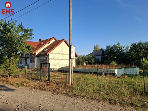 Działka budowlana 830 m2. Żółtki