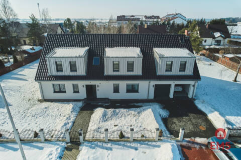 Dom w Raczkach dla 2 rodzin – Raczki