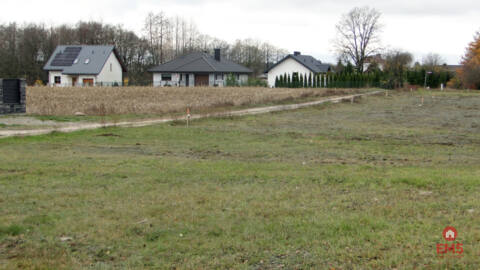 Działka budowlana 1000 m2 – Tołcze